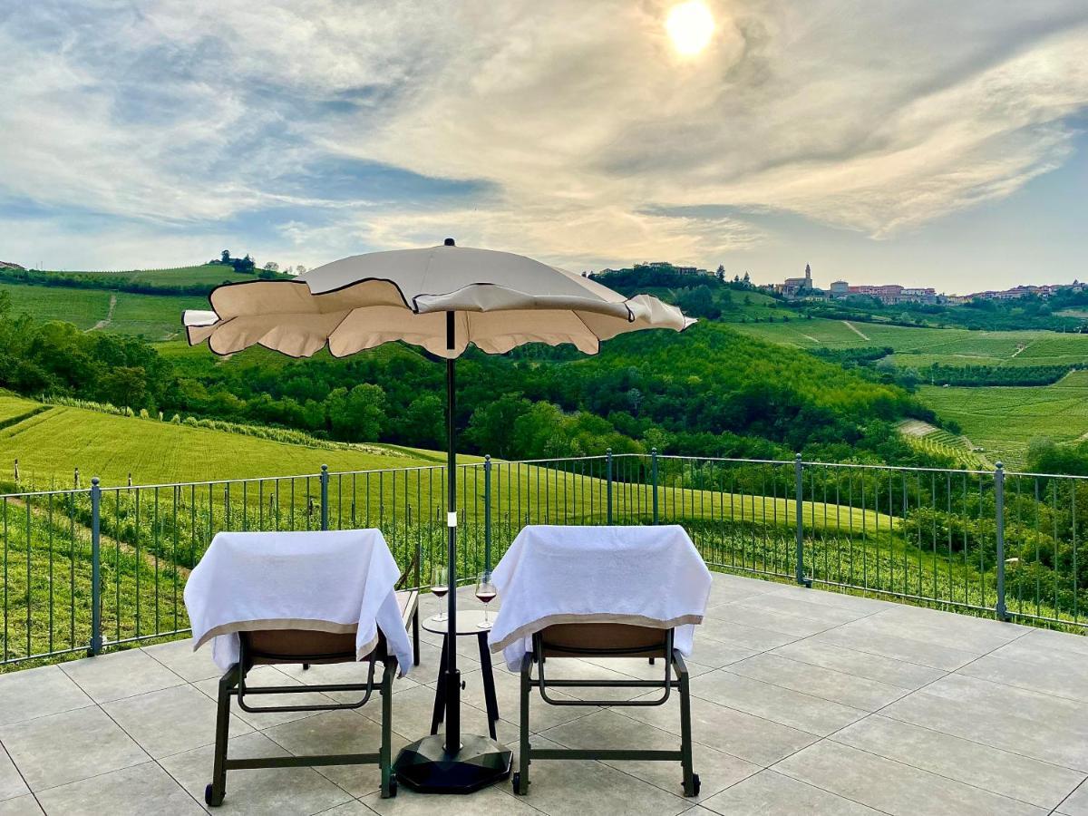 Hotel Le Cornici - Cascina Di Charme Diano dʼAlba Exterior foto
